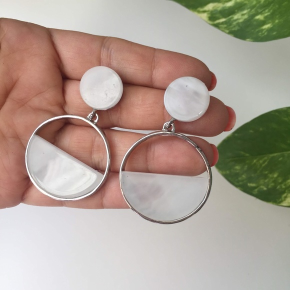 Jewelry - Acrylic Circle Dangle Earrings